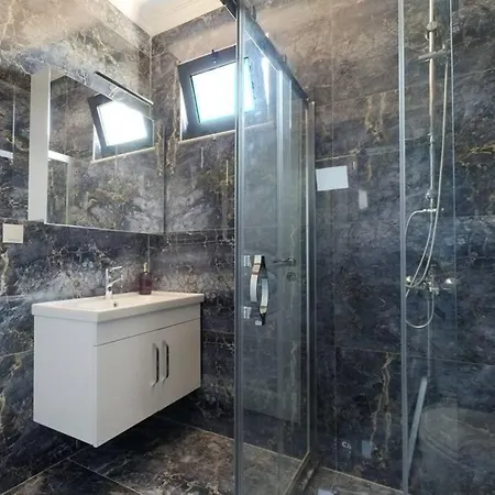 3+1 Kalkanda 6 Kişilik Denize Yakın Daire Daire